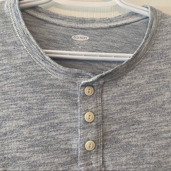 OLD NAVY Men’s Blue Heathered Henley - Picture 2 of 2